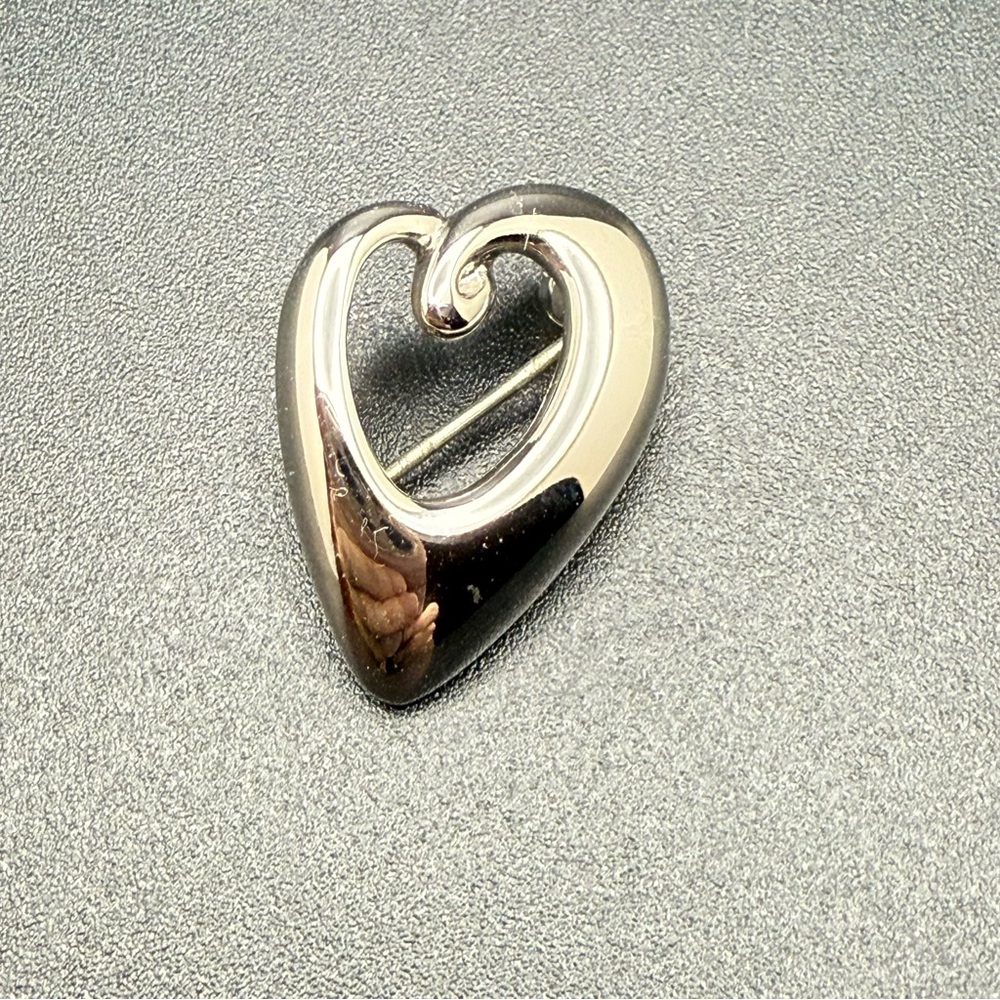 VTG Signed Monet Silver Tone Tiny Heart Brooch Pin